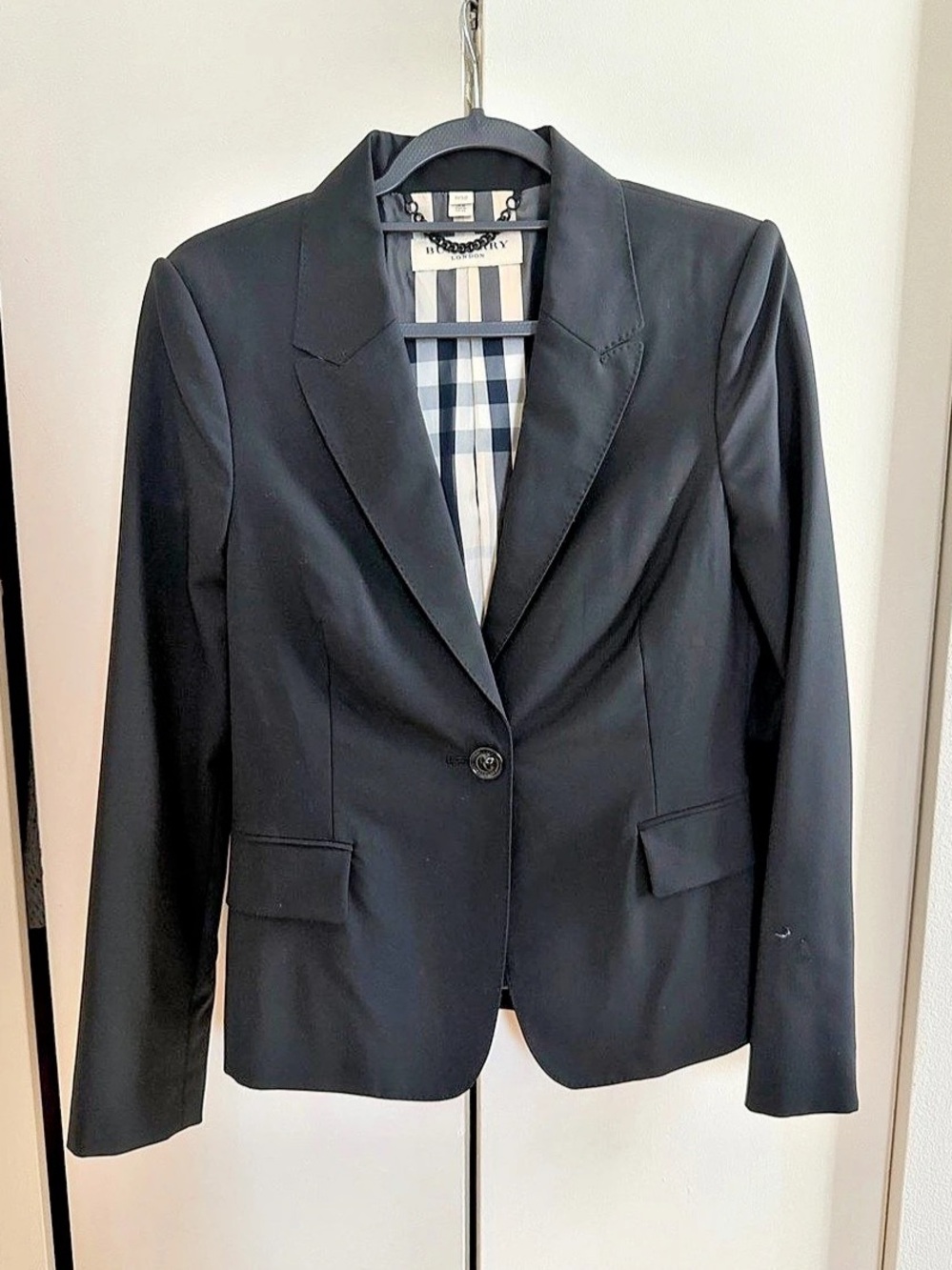 Burberry Plaid Lined Blazer in Black Size 6